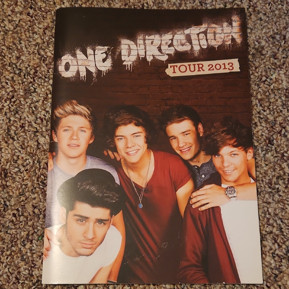 1D Tour 2013 Souvenir Booklet - Multicolor